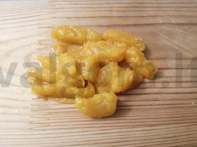 Vaisių salotos su varške ir sultimis Žingsnis 3