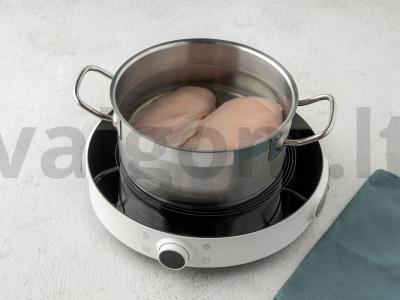 Salotas su vištiena, sūriu ir ananasais Žingsnis 1