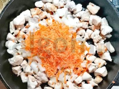 Vištienos krūtinėlės su daržovėmis grietinės padaže Žingsnis 3