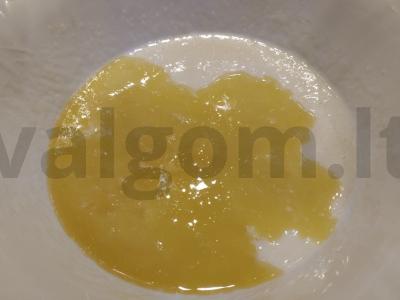 Skaniausias pyragas su kefyru ir kriaušių uogiene Žingsnis 3