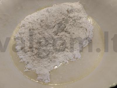 Skaniausias pyragas su kefyru ir kriaušių uogiene Žingsnis 4