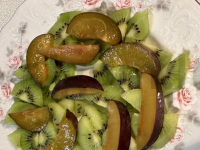 Vaisių salotas „Pasaka“ Žingsnis 2