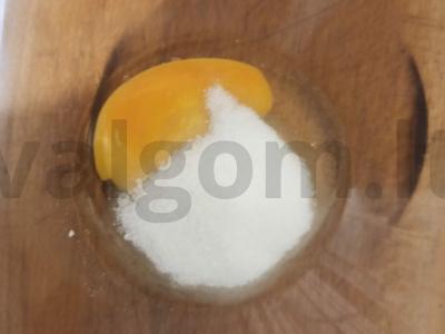 Mandarinų ir citrinos pyragas Žingsnis 3