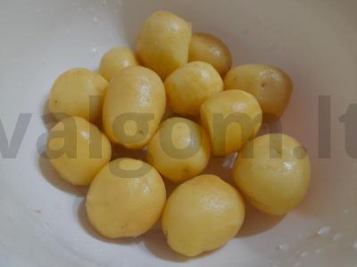 Keptas jaunas bulvės ant keptuvės Žingsnis 1