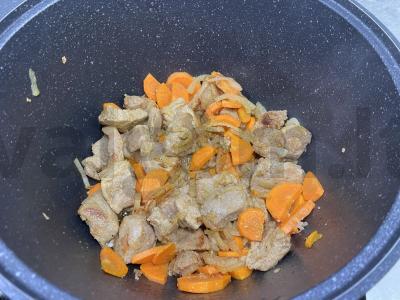 Kiaulienos troškinys su daržovėmis Žingsnis 4