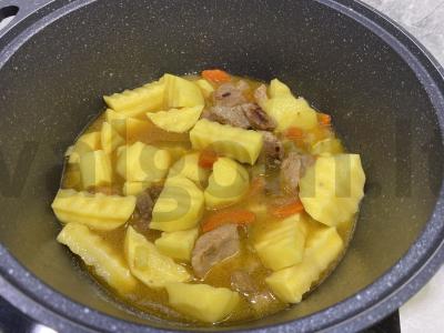 Kiaulienos troškinys su daržovėmis Žingsnis 6