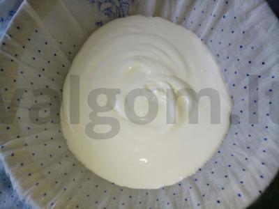 Namų varškės sūris iš grietinės, citrinos sulčių ir druskos Žingsnis 3