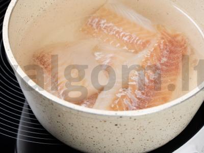 Lengvas nekrabų salotas Žingsnis 1