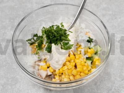 Lengvas nekrabų salotas Žingsnis 10