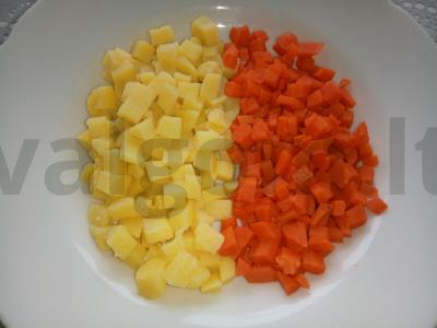 Salotas su raudonąja žuvimi ir avokadu Žingsnis 1