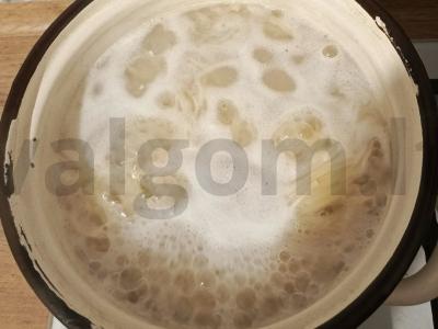 Makaronai su midijomis grietinėlės ir česnako padaže Žingsnis 1