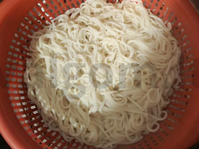 Makaronai su midijomis grietinėlės ir česnako padaže Žingsnis 2