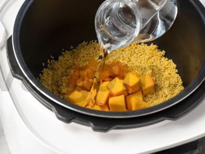 Pšenių košė su pienu ir moliūgu lėtoje viryklėje Žingsnis 3