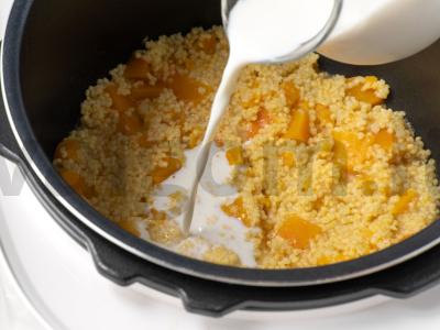 Pšenių košė su pienu ir moliūgu lėtoje viryklėje Žingsnis 4