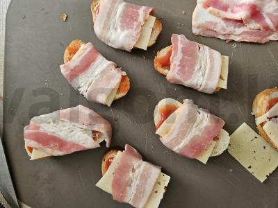 Karšti sumuštiniai su sūriu ir bekonu orkaitėje Žingsnis 3