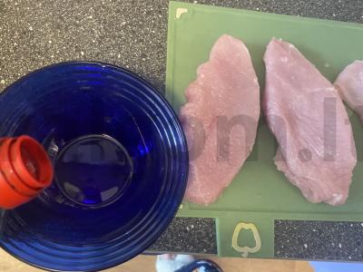 Kalakutienos krūtinėlės steikas su čiobreliais Žingsnis 1