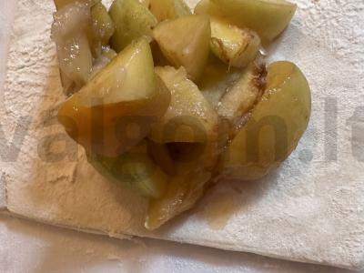 Beidrėžinė sluoksniuota tešla su vaisiais Žingsnis 3