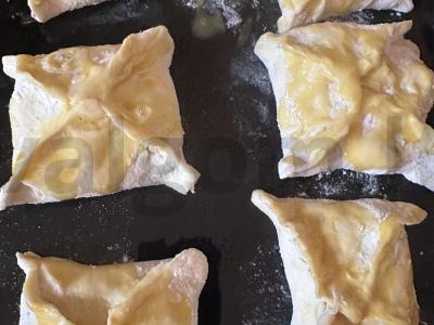 Beidrėžinė sluoksniuota tešla su vaisiais Žingsnis 4