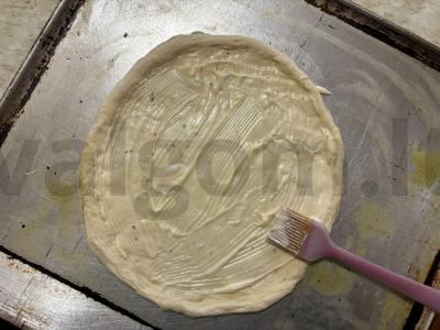 Skani pica su traškia mocarelos plutele Žingsnis 3