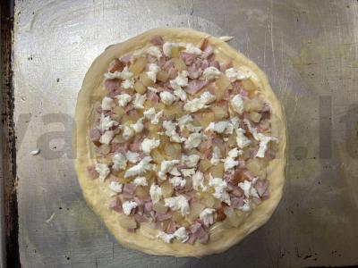 Skani pica su traškia mocarelos plutele Žingsnis 6