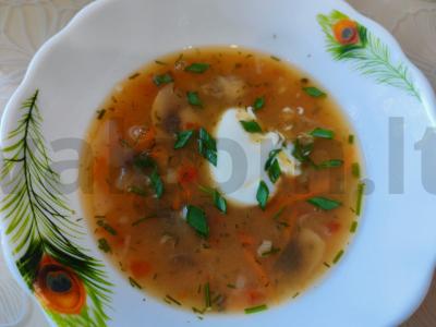 Itališkas grybų sriuba pagrindine nuotrauka