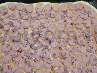 Namų pica su dešrelėmis ir grybais „Stebuklinga“ Žingsnis 3