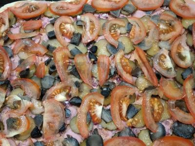 Namų pica su dešrelėmis ir grybais „Stebuklinga“ Žingsnis 5