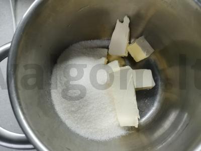 Slyvų pyragas su cinamonu Žingsnis 1