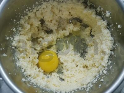 Slyvų pyragas su cinamonu Žingsnis 2