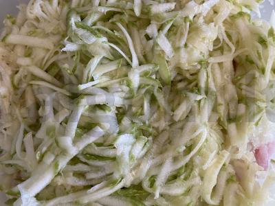 Kiaulienos kotletai su džiūvėsėliais „Sultingi“ Žingsnis 2