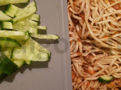 Udon makaronai su triušio mėsa, daržovėmis ir žolelėmis Žingsnis 9