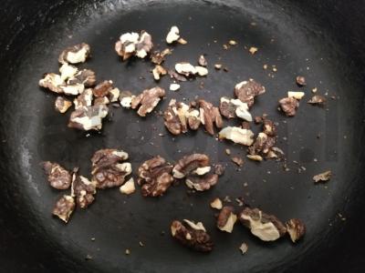 Vaflinis tortas su virta saldžia grietinėle Žingsnis 1