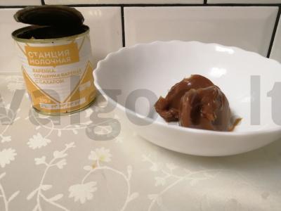 Vaflinis tortas su virta saldžia grietinėle Žingsnis 3