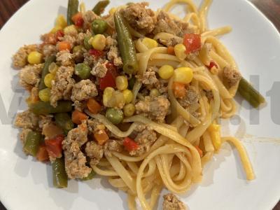 Spagečiai su faršu ir daržovėmis pagrindine nuotrauka