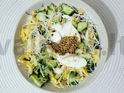 Nuostabus salotas su parmezanu pagrindine nuotrauka