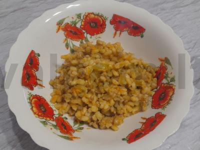 Perlo košė su faršu, svogūnais ir morkomis pagrindine nuotrauka