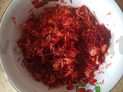 Salotos su daržovėmis, žaliu obuoliu ir graikiniais riešutais Žingsnis 3