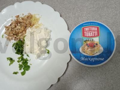 Baklažanų ritinėliai su maskarponės sūrio, graikinių riešutų ir kalendros įdaru Žingsnis 4