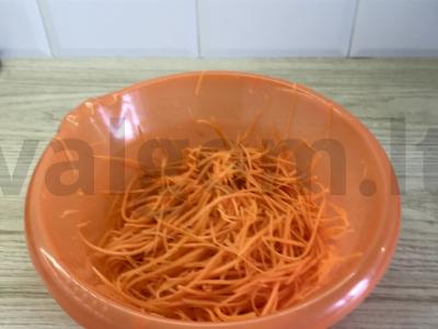 Salotas „Aštrus morkų salotas“ Žingsnis 1