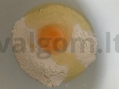 Šokoladiniai blynai su varškės ir mango įdaru Žingsnis 2