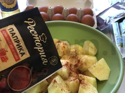 Bulvės su kiaušiniu ir žaliu svogūnu Žingsnis 2