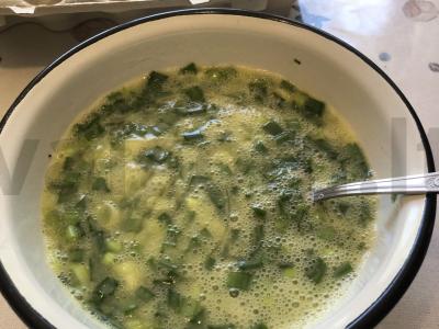 Bulvės su kiaušiniu ir žaliu svogūnu Žingsnis 6