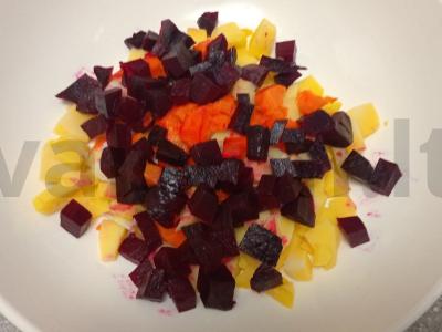 Vinegretas su raugintais kopūstais, barbaru ir garstyčių padažu Žingsnis 3