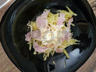 Bulvių ir virtos-rūkyto kumpio dranikai Žingsnis 3