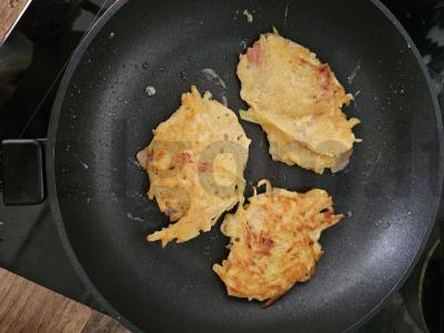 Bulvių ir virtos-rūkyto kumpio dranikai Žingsnis 6