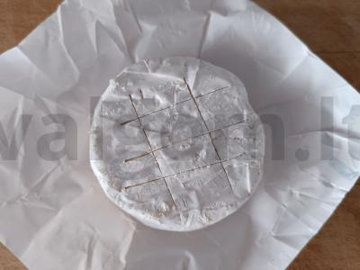 Sūris, keptas orkaitėje su baltu duona ir prieskoniais Žingsnis 1