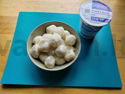 Patingėti virtinukai iš ryžių miltų pagrindine nuotrauka