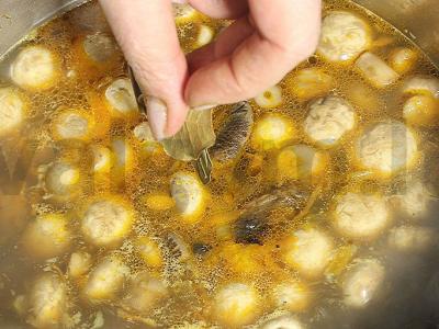 Sriuba su trimis grybų rūšimis Žingsnis 13