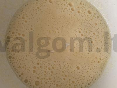 Uogų pyragas su raugintu pienu Žingsnis 3