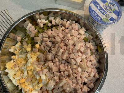 Olivje salotas su jogurtu Žingsnis 4